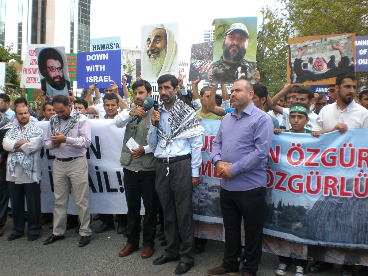 Camide Düzenlenecek İçki Festivalini Protesto Ettiler