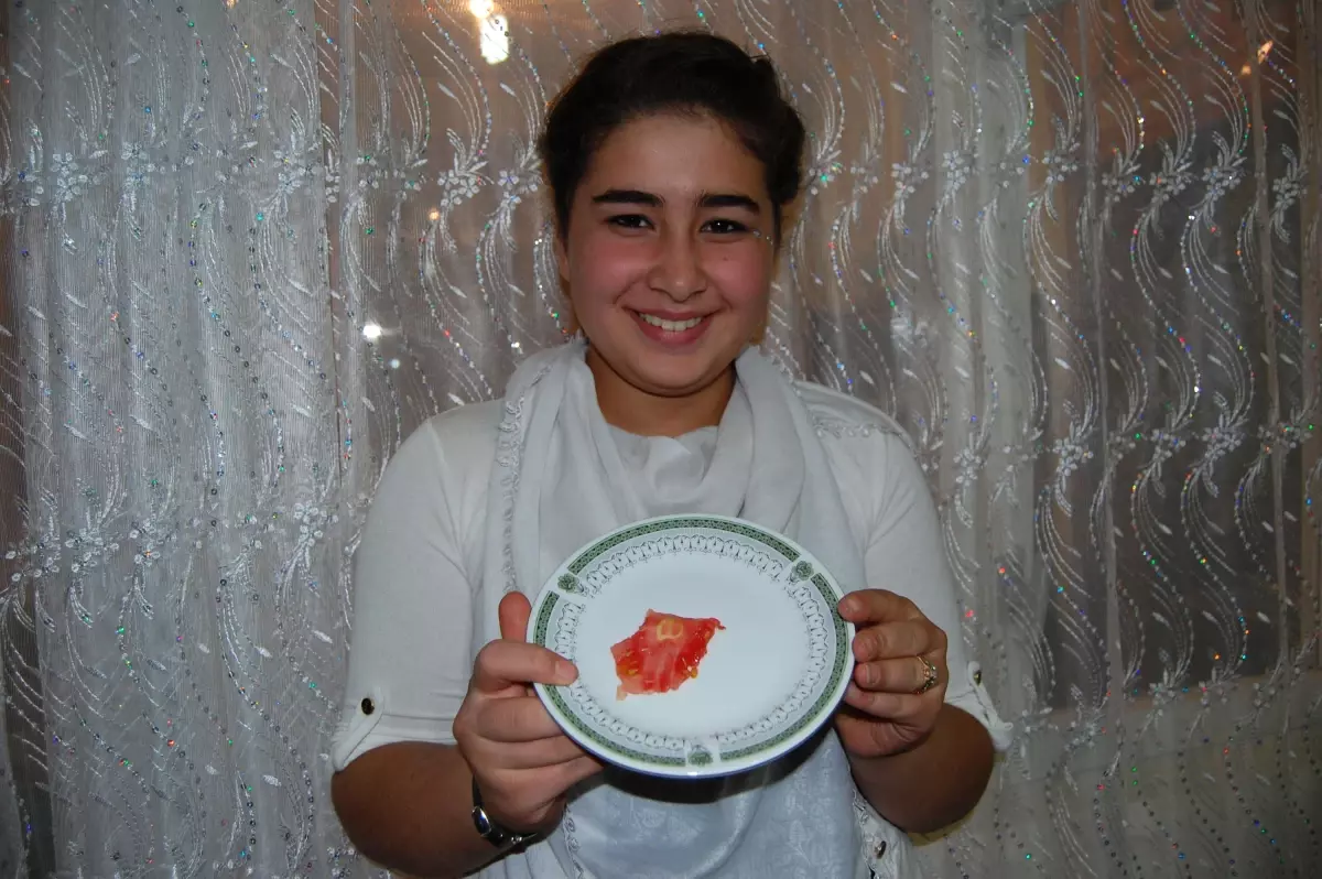 Domates İçindeki "Allah" Yazısı Şaşırttı