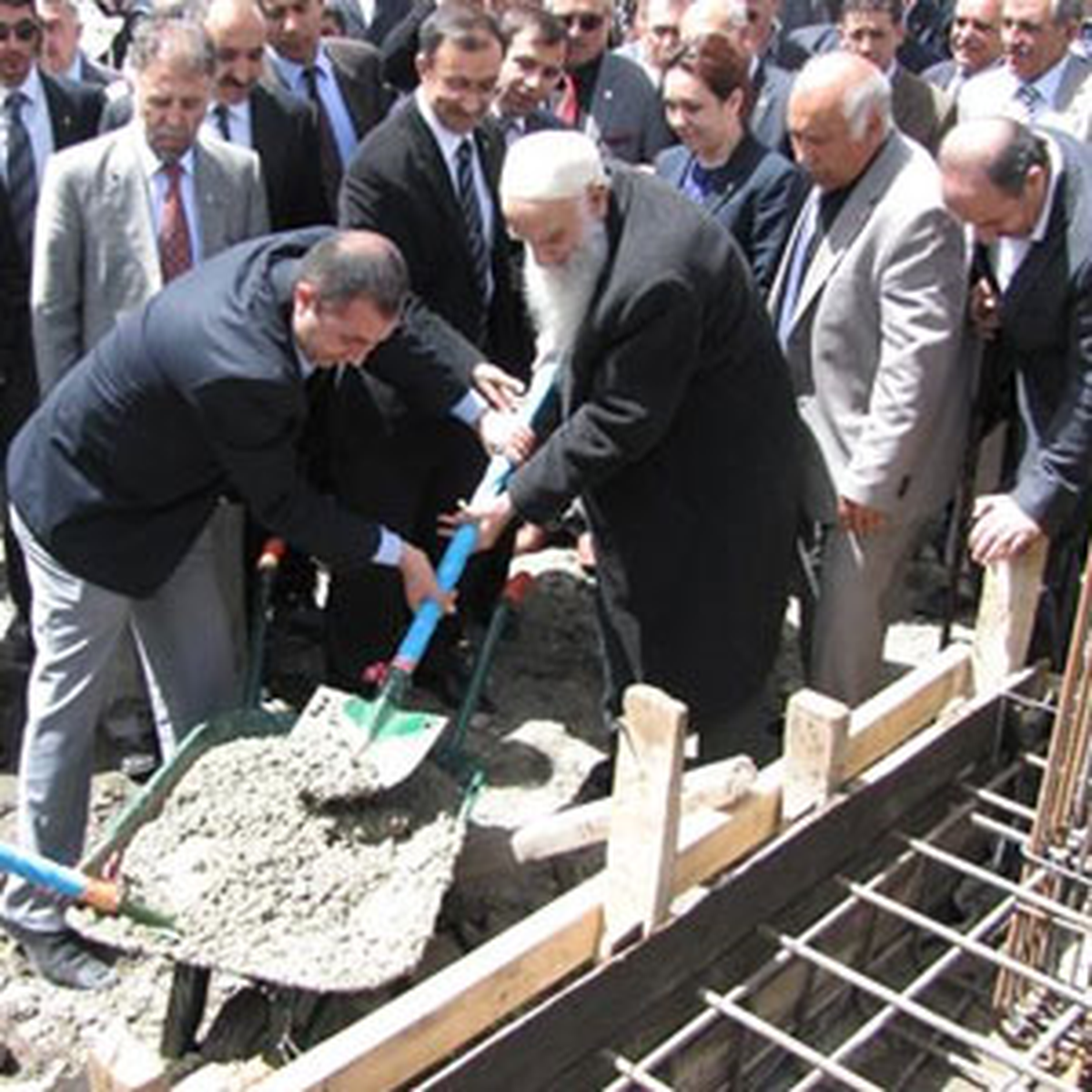 Eleşkirt\'te Yurt Yapımı
