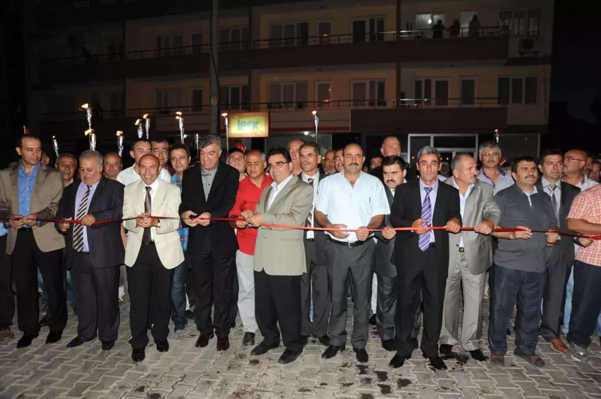 Farklı Kültürler Seferihisar\'da Bir Arada Eğleniyor