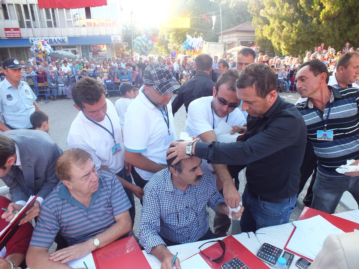 Festivaldeki Güzellik Yarışması Juri Üyesinin Kafasına Helikopter Düştü Uluslararası 26\'ncı Kültür...