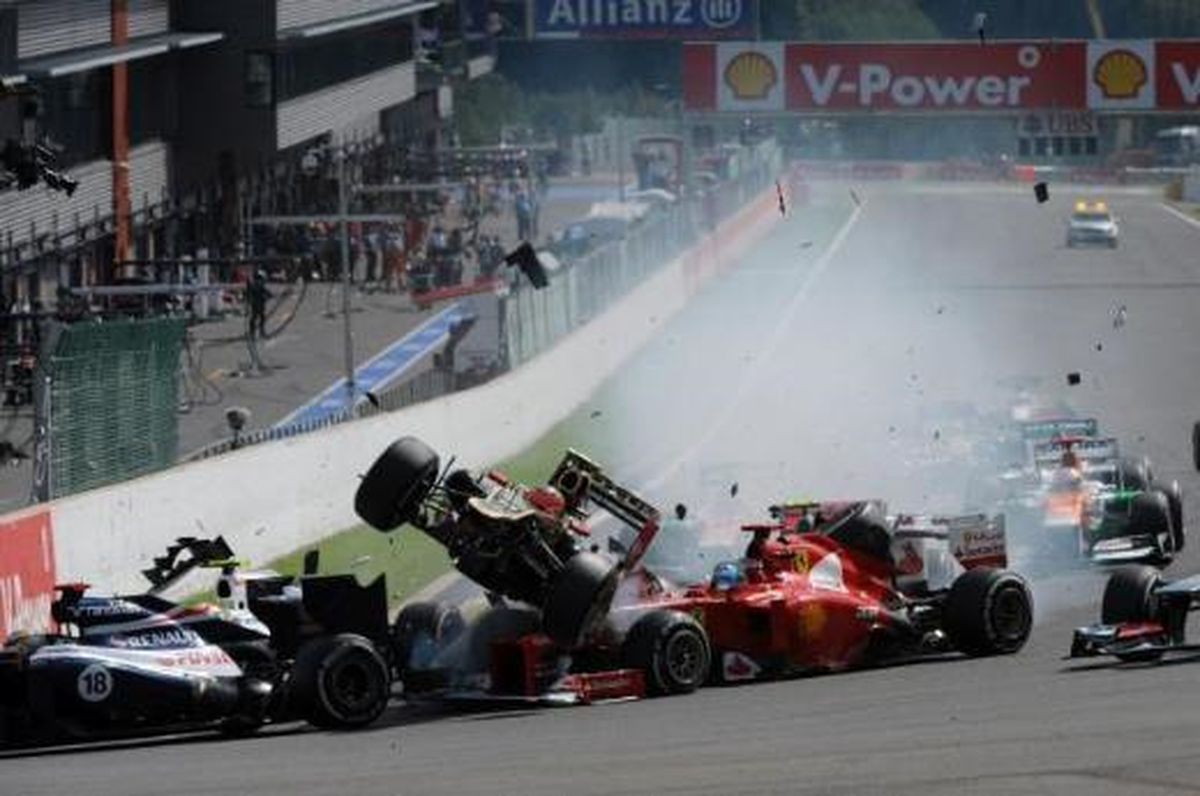 Formula 1 Belçika Grand Prix\'sinin Henüz İlk Turunda Kaza Meydana Geldi.
