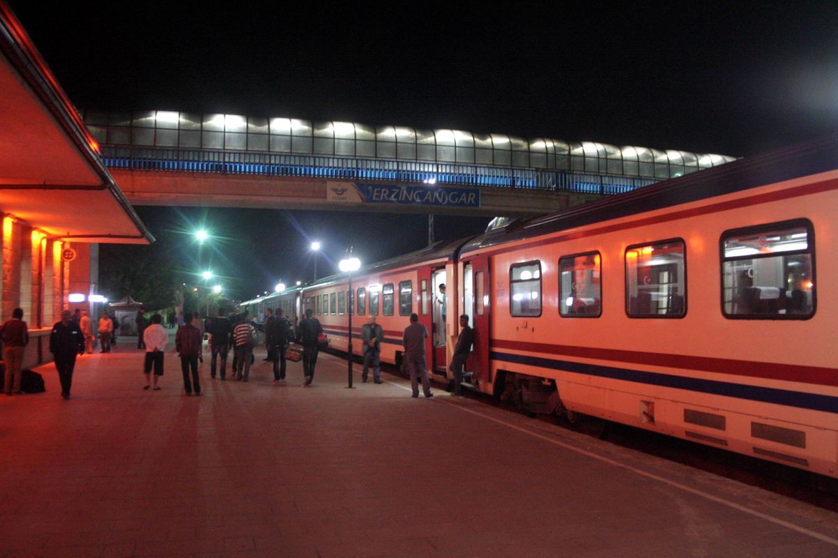Kemah\'ta Tren Yolunda Patlama