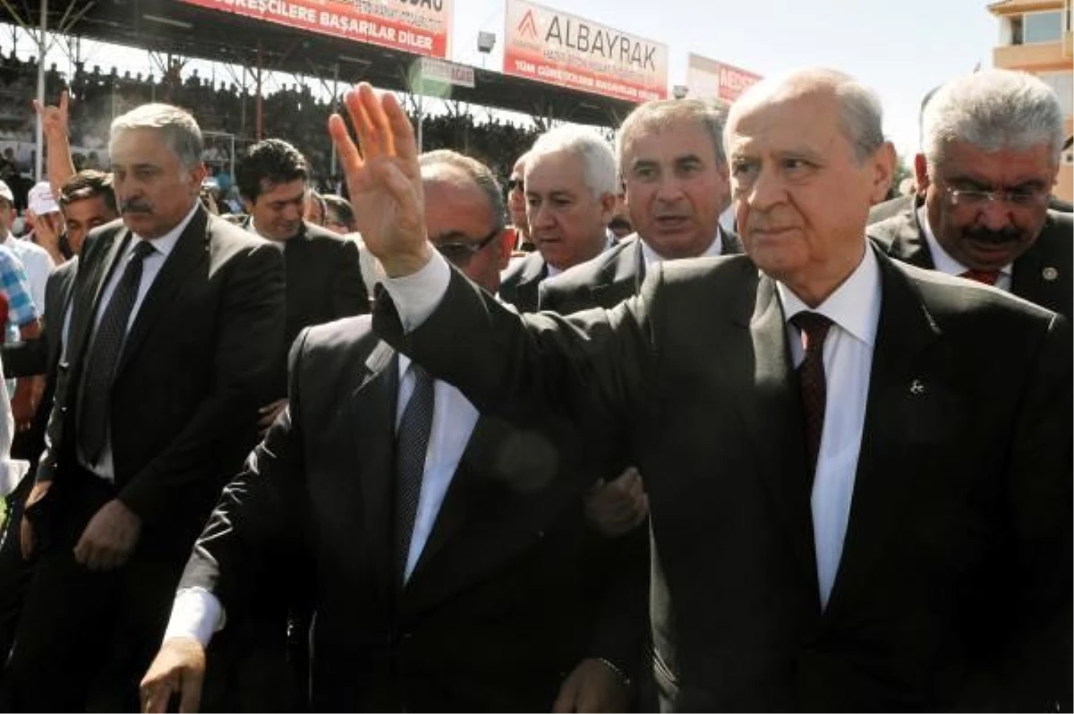 MHP Genel Başkanı Bahçeli, Korkuteli Belediyesi\'ni Ziyaret Etti