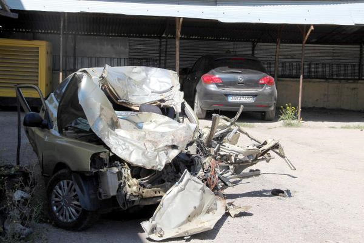 Otobüs, Otomobille Çarpıştı: 5 Ölü, 53 Yaralı (2)