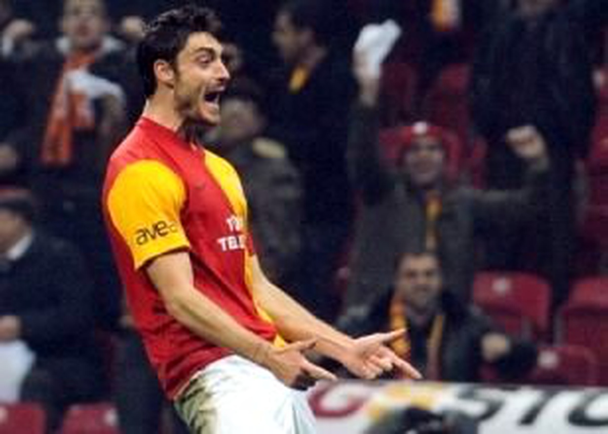 Riera\'dan Takım Arkadaşlarına Büyük Çalım!