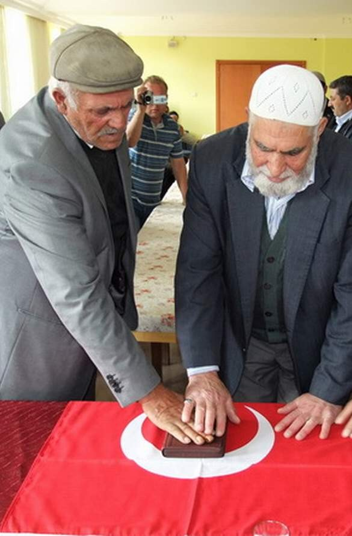 Sarıkamış\'ta İki Aile Arasında Bulunan Kan Davası Son Buldu