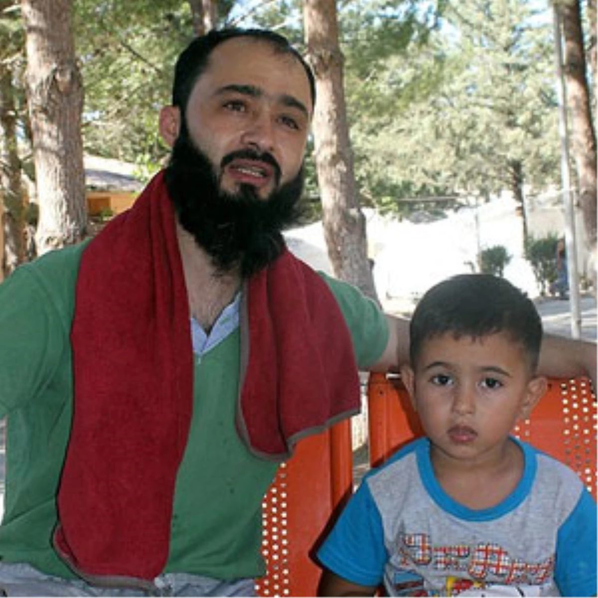 "Suriyeli Gaziyi Şehit Ağabeyinin Oğlu Hayata Bağlıyor"