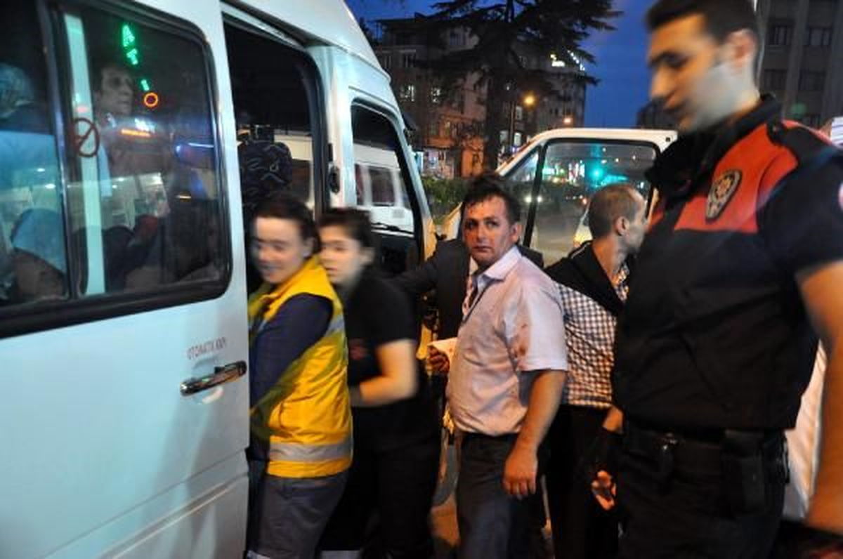 Trabzon\'da Düğün Çıkışı Kavga