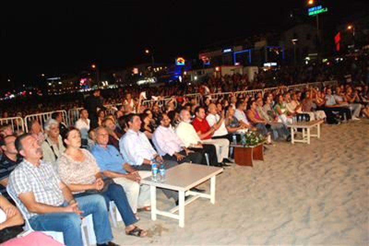 Didim Barış Şenliğinde Zülfü Livaneli Rüzgarı..