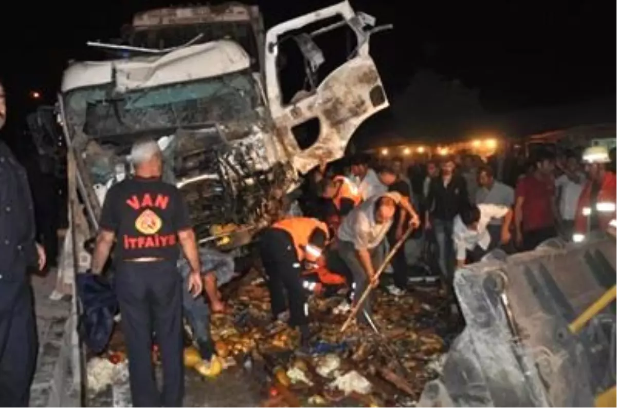 Freni Patlayan Çekici Dehşet Saçtı: 1 Ölü, 11 Yaralı