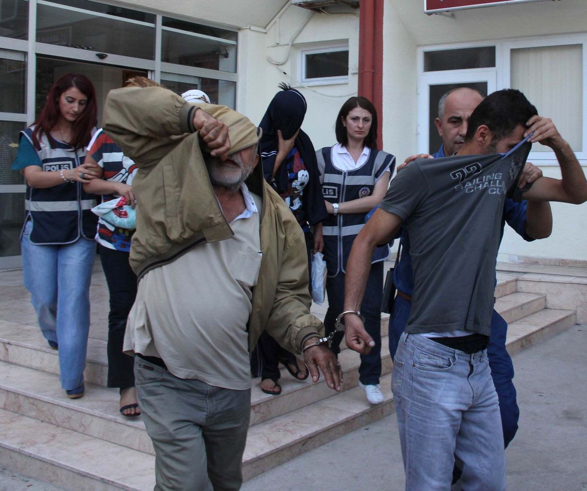 Fuhuş Operasyonu Zanlıları Adliyeye Sevk Edildi