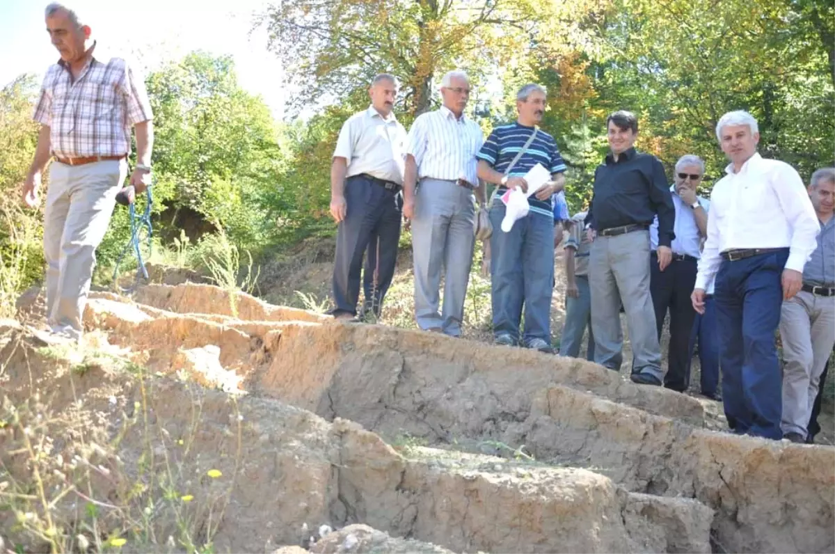 Hilmiye Köyünde Heyelanı Önlemek İçin Dere Yatağı Değiştirilecek