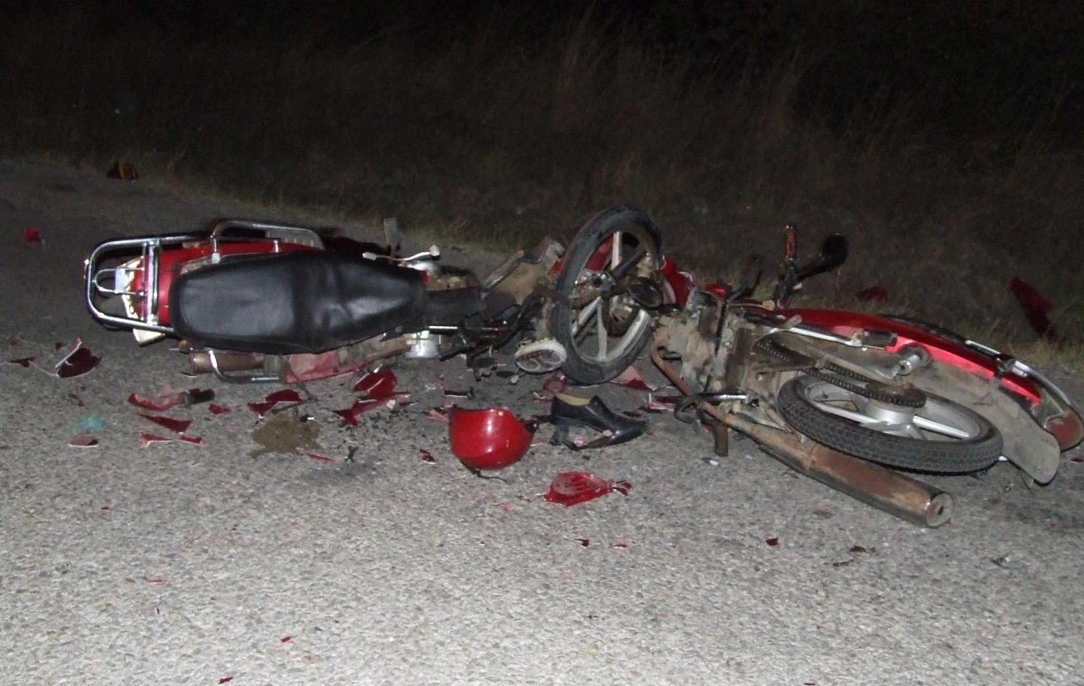 İki Motosiklet Çarpıştı: 1 Ölü