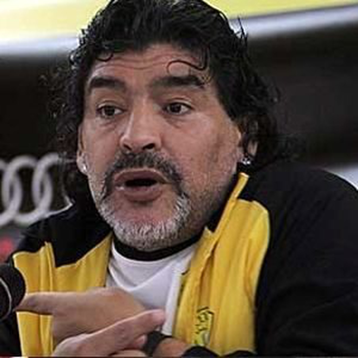 Maradona Birleşik Arap Emirlikleri\'nin Spor Elçisi Oldu