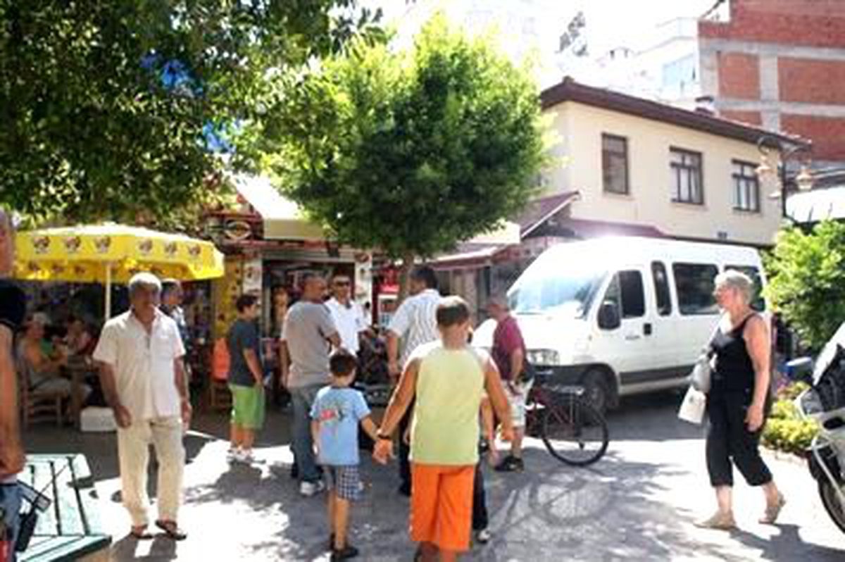 Okluk Koyu\'nda 20 Kaçak Yakalandı