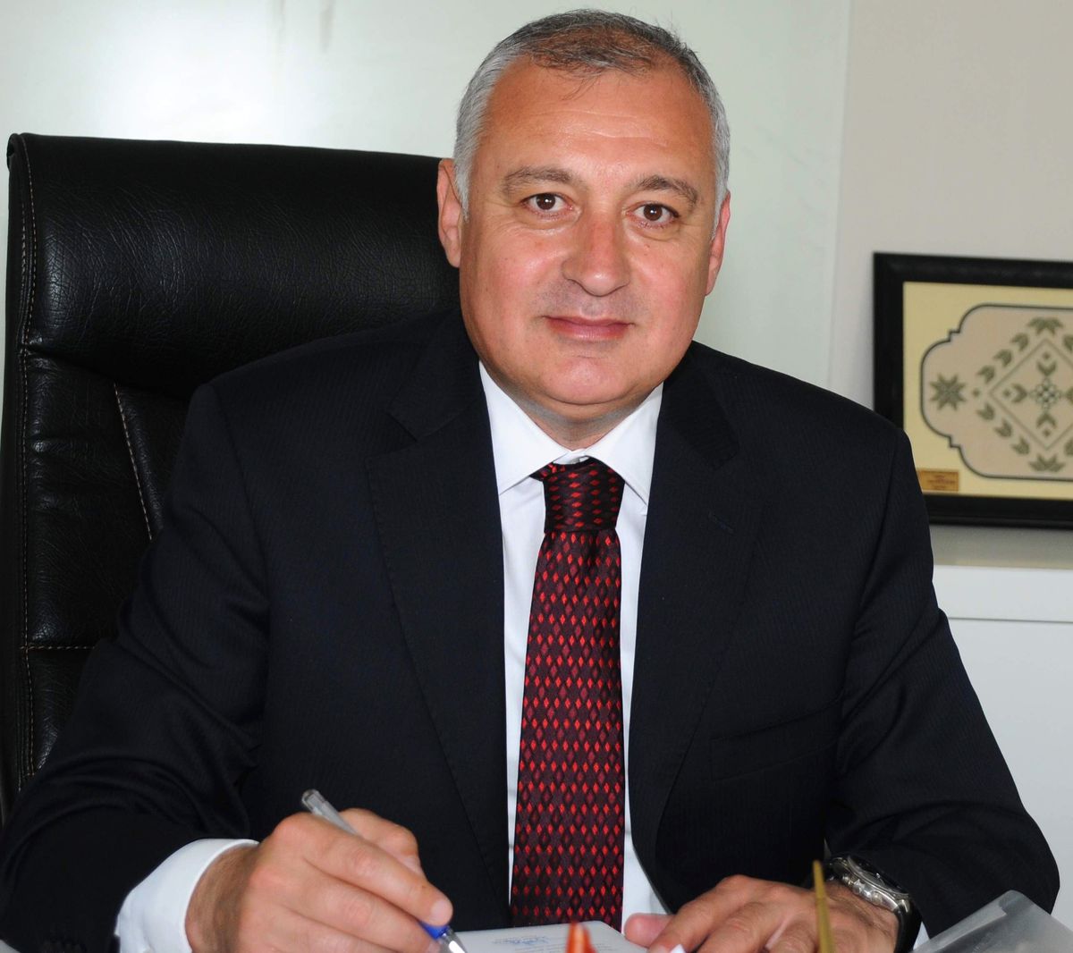 Sevimçok, "Avm\'ler Küçük Esnafa Yaşam Alanı Bırakmadı"