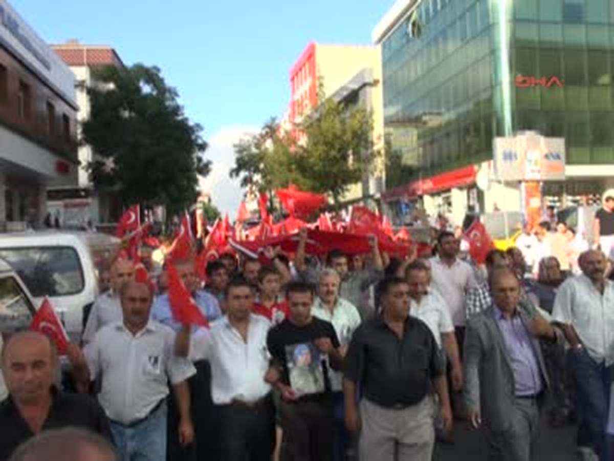 Sancaktepe\'de Şehit Yürüyüşü