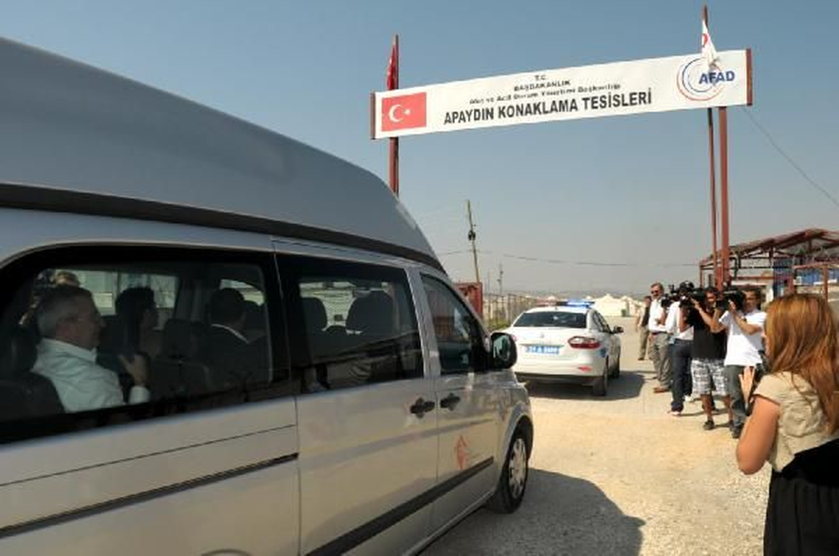 Apaydın Kampında İncelemelerde Bulunan TBMM İnsan Haklarını İnceleme Komisyonu Başkanı Ayhan Sefer...