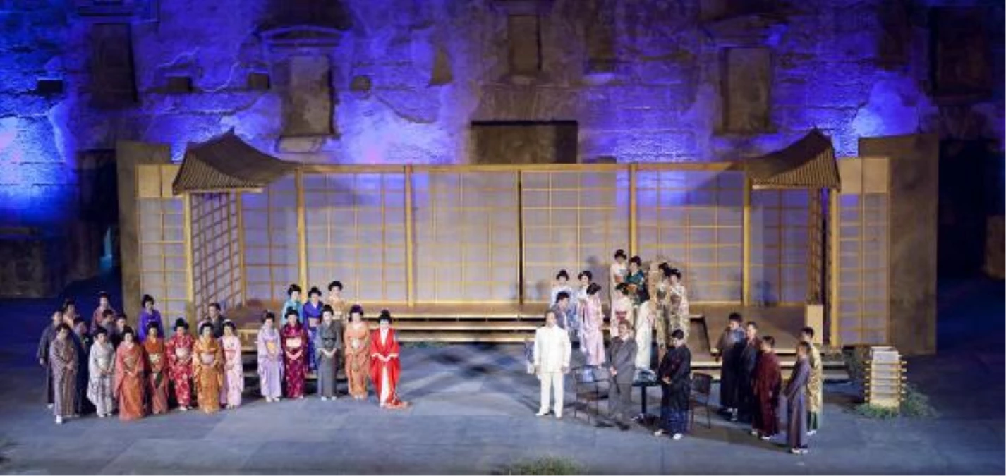 Aspendos Festivali\'nde Pekin Operası Sahnede