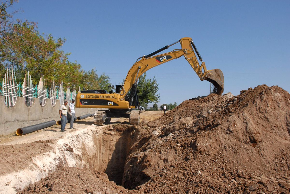 Bahçecik Mahallesi\'nde Alt Yapı Çalışmaları Yapılıyor