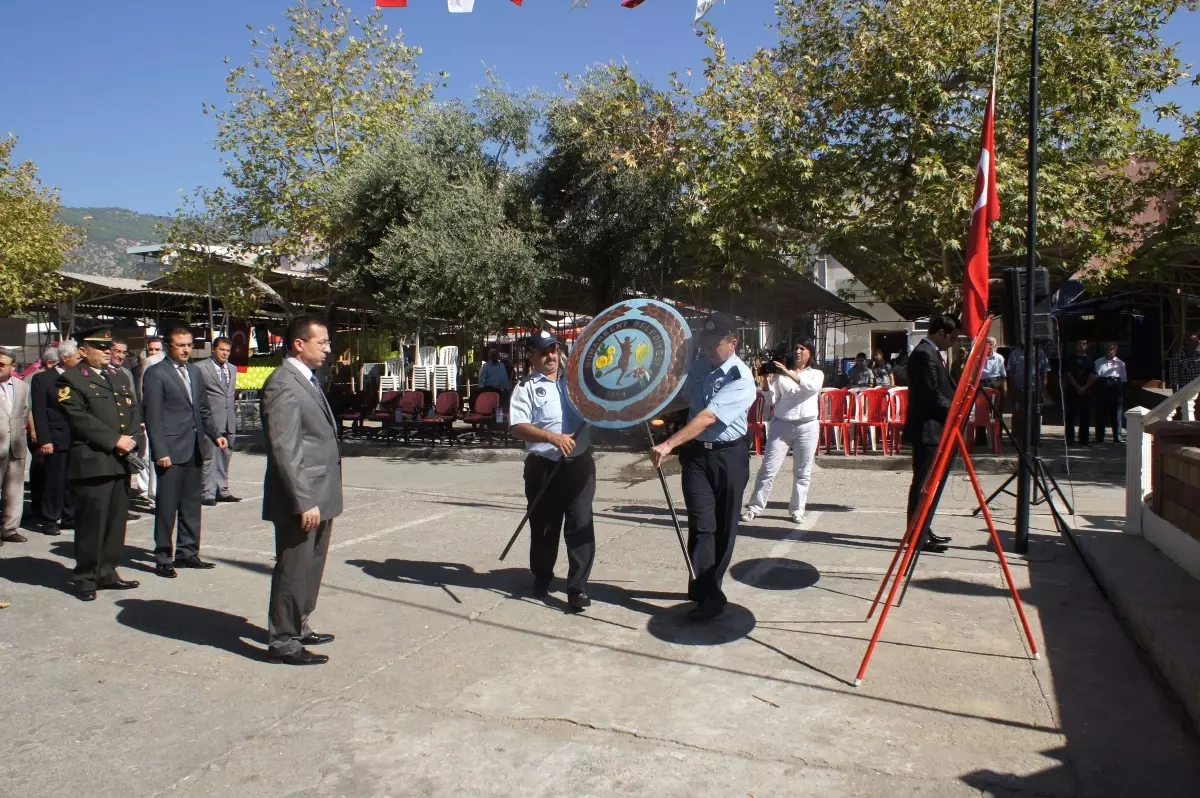 Buharkent\'te 5 Bin Kişi Şehitler İçin Dua Etti