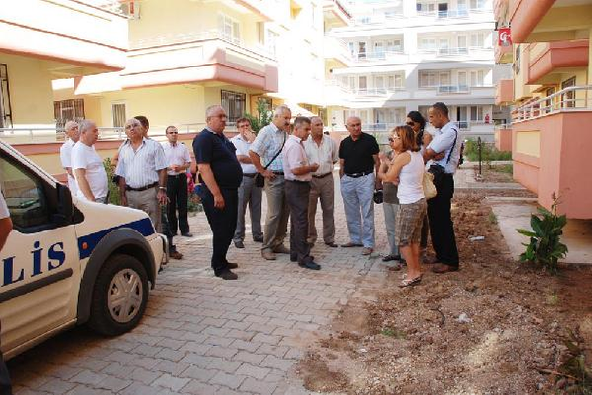 Öğretmenin Cesedini, 4 Yaşındaki Oğlu Buldu
