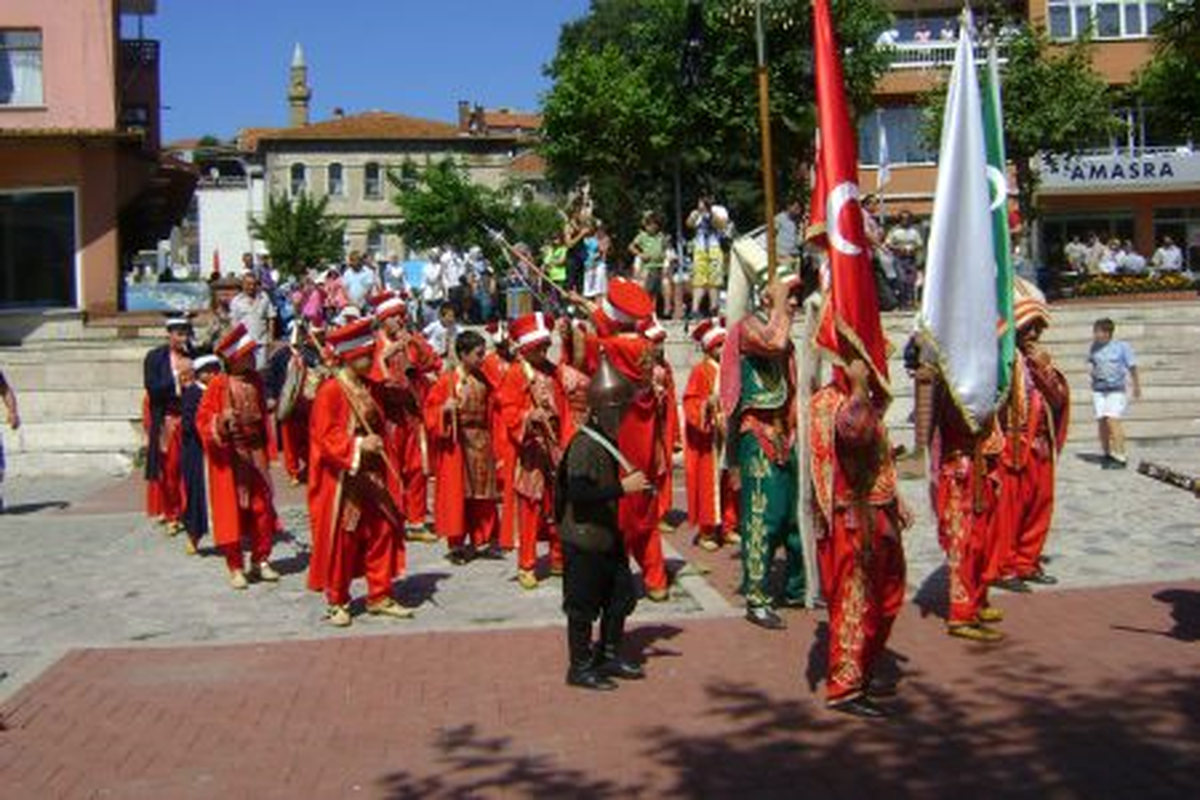 Kartepe\'nin Minik Kültür Elçileri