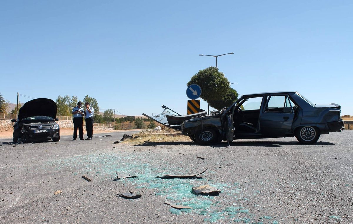 Kırşehir\'de Trafik Kazası: 2 Yaralı