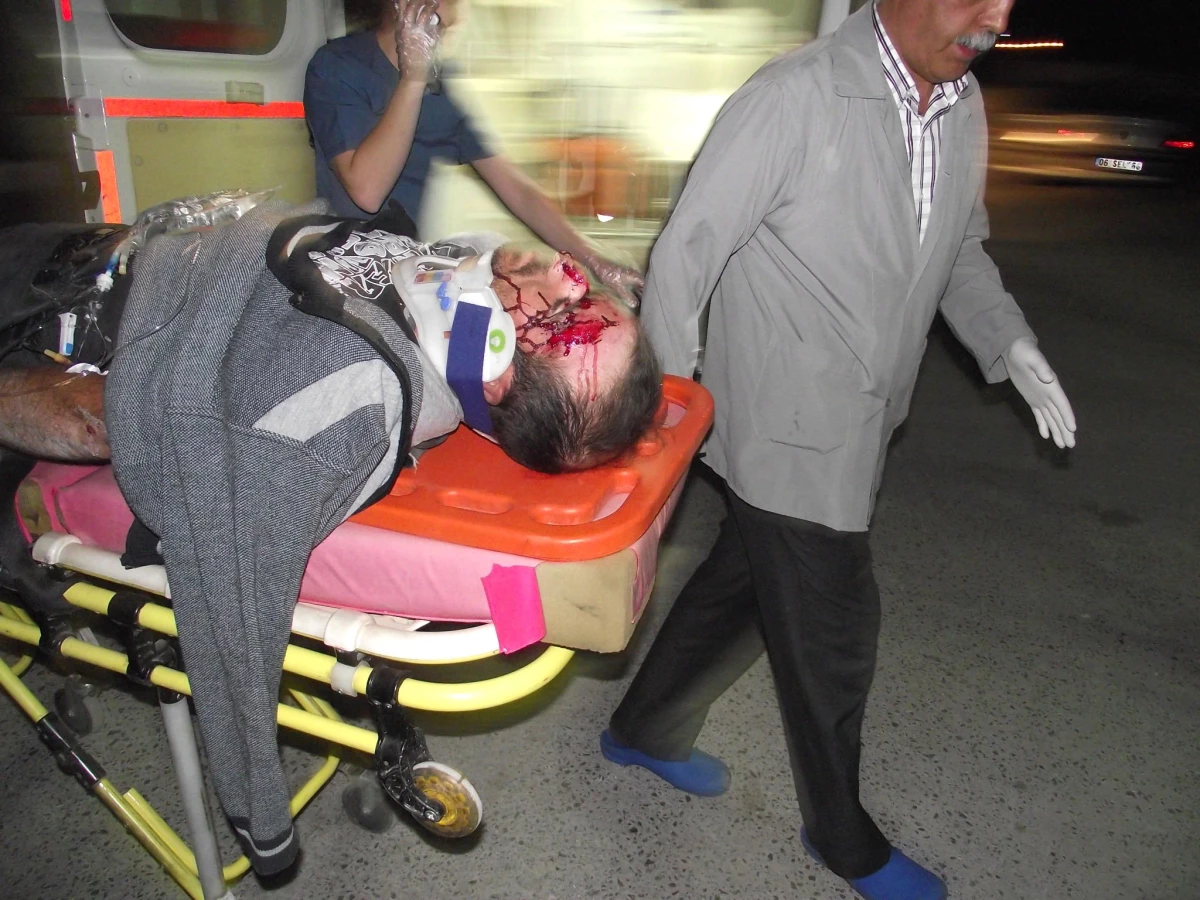 Konya\'da Trafik Kazaları: 5 Yaralı