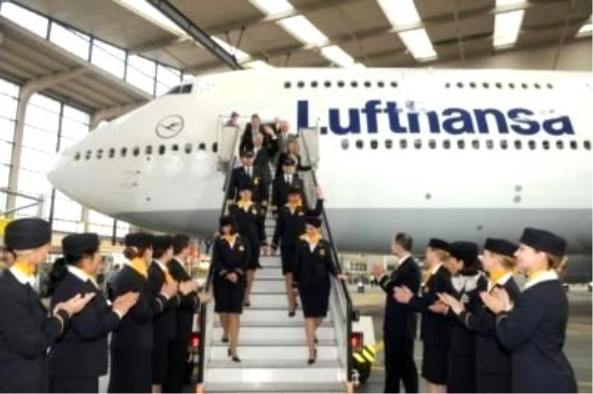 Lufthansa Kabin Görevlilerinden 3 Havaalanında Grev