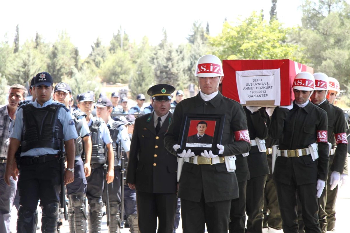 Şehit Ahmet Bozkurt İçin Askeri Tören Düzenleniyor
