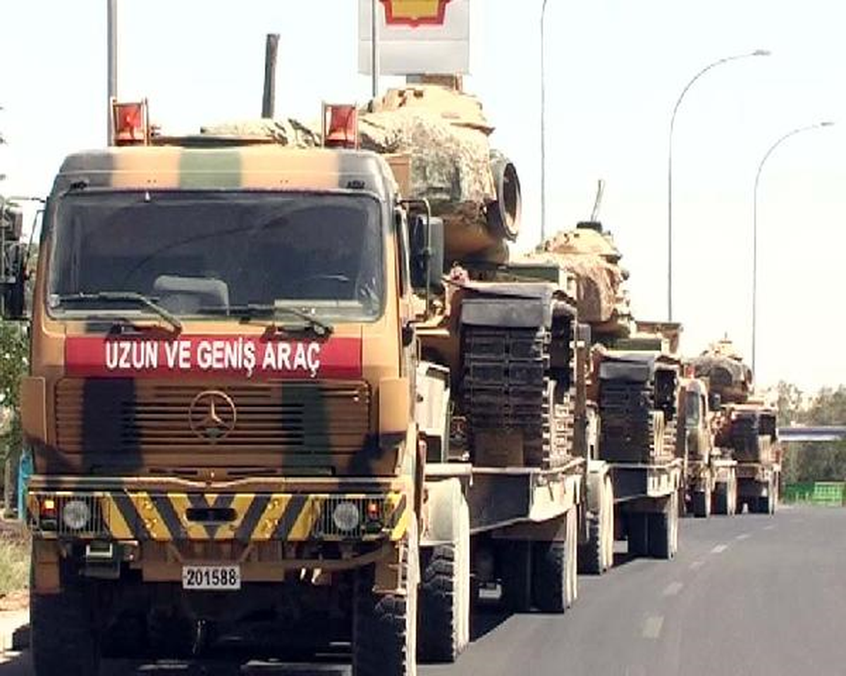 Suriye Sınırına Tank Sevkiyatı Sürüyor