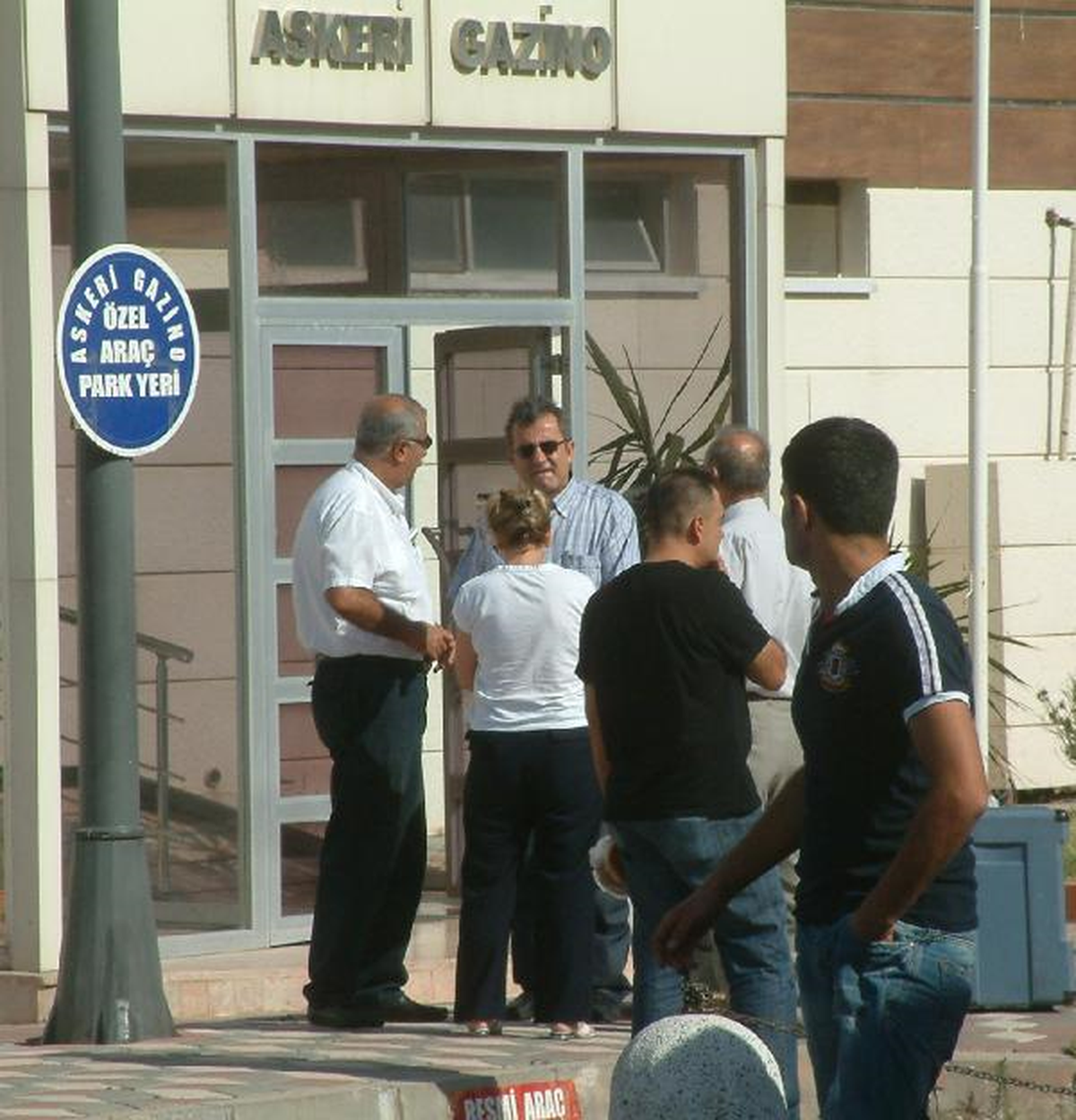 Yarbay Dönmez\'in Tartışılan Yolculuğu