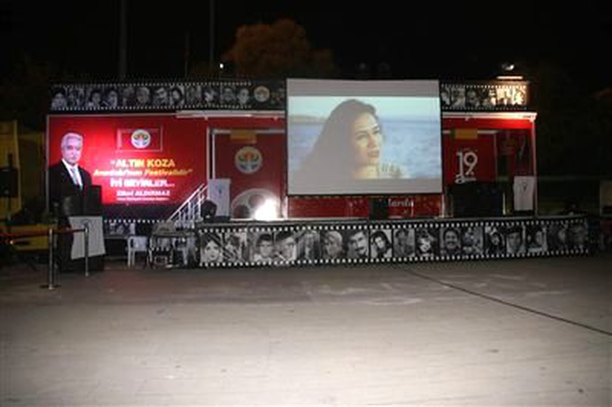 Altın Koza\'nın Gezici Sinema Tırı Elazığ\'da