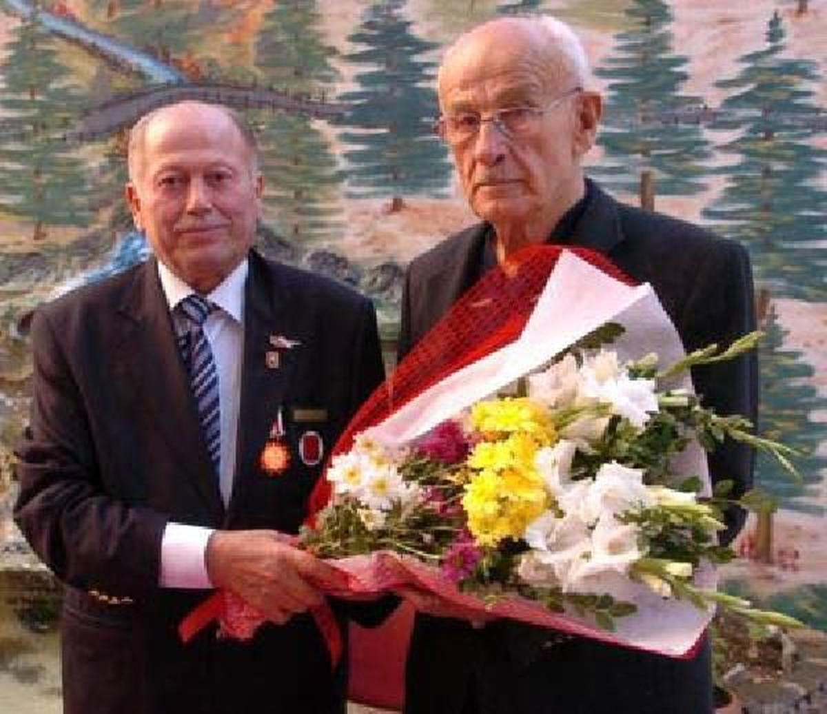 Eşine Yük Olmamak İçin Huzur Evine Yerleşti