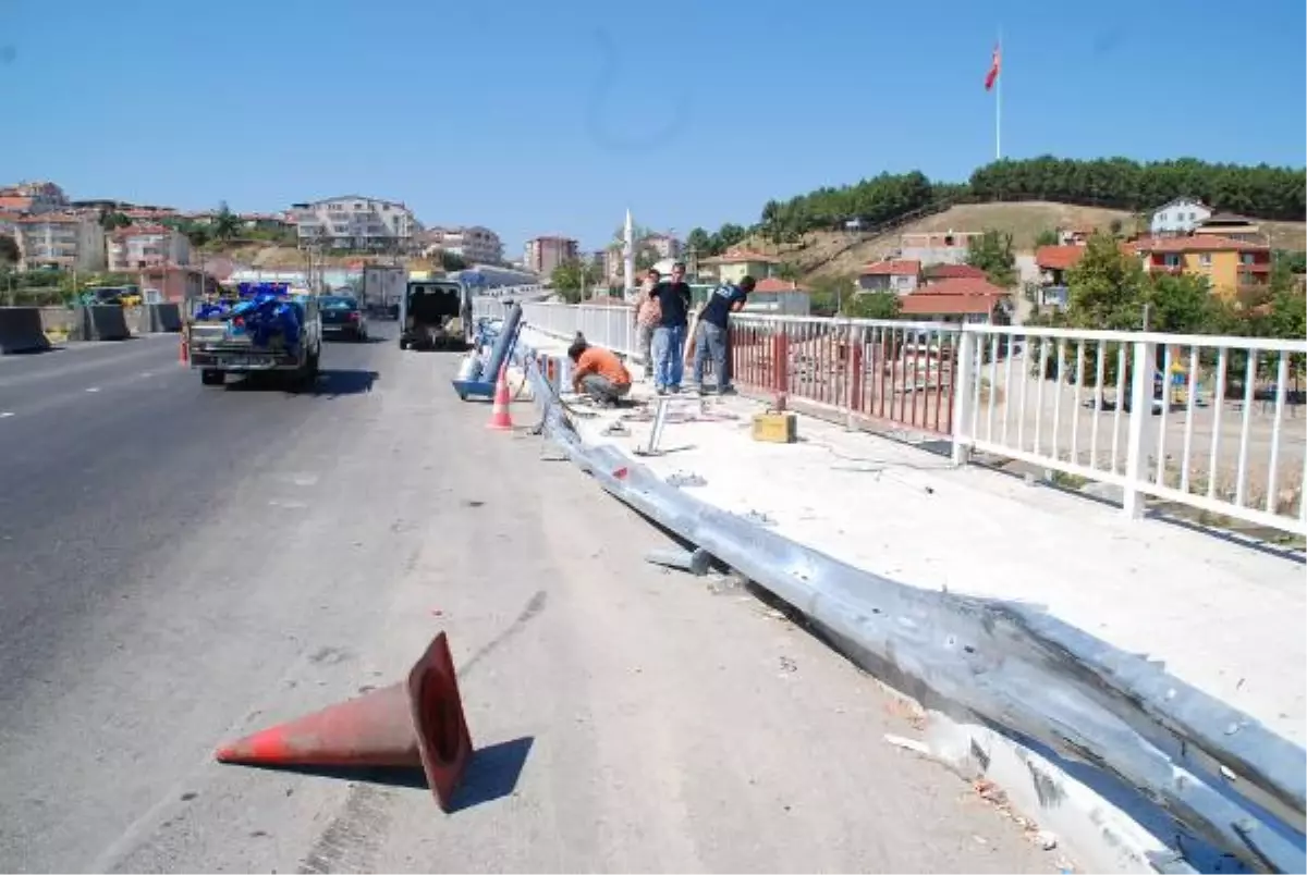 İnşaatı Sürerken Ulaşıma Açılan Köprüde İlk Kaza