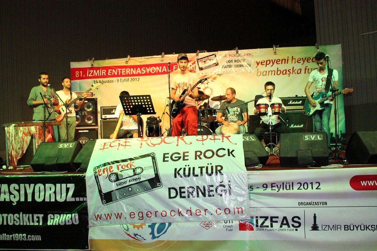İzmir Fuarı\'nda Rock Rüzgarı Esiyor