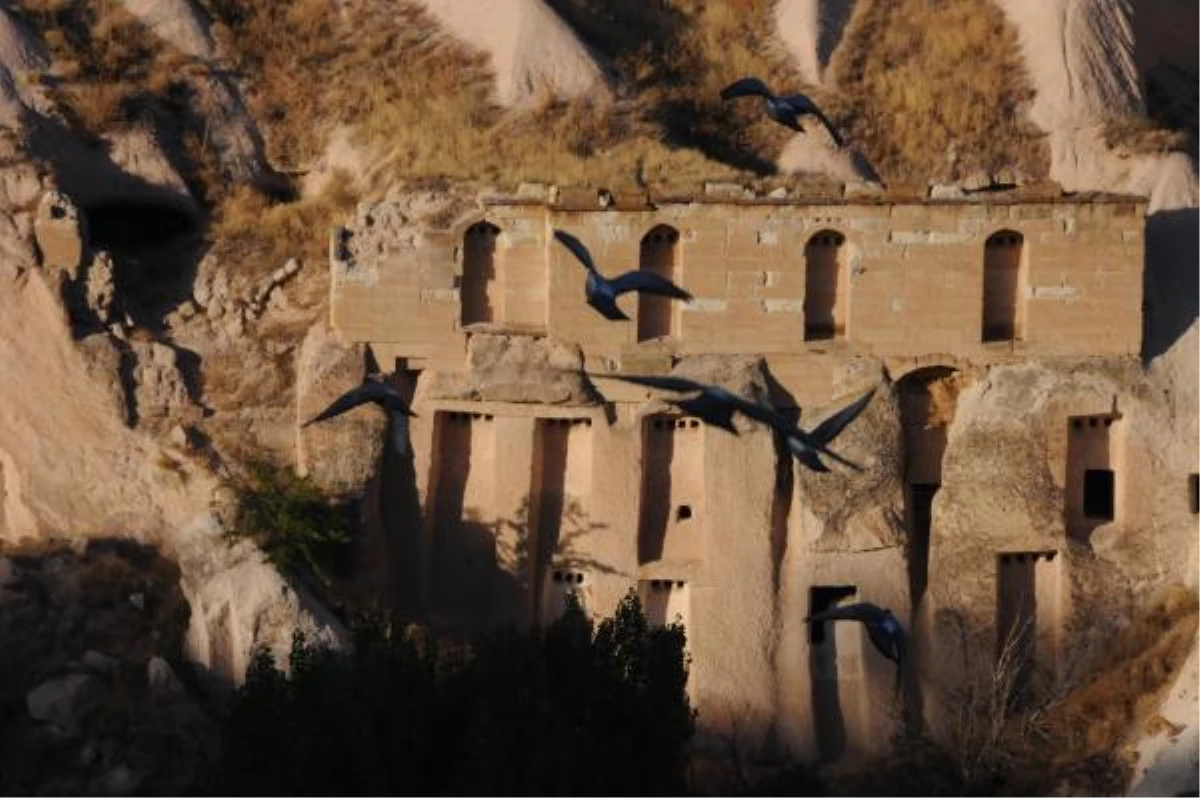 Kapadokya\'nın Tarihi Güvercinlikleri Restore Edilecek