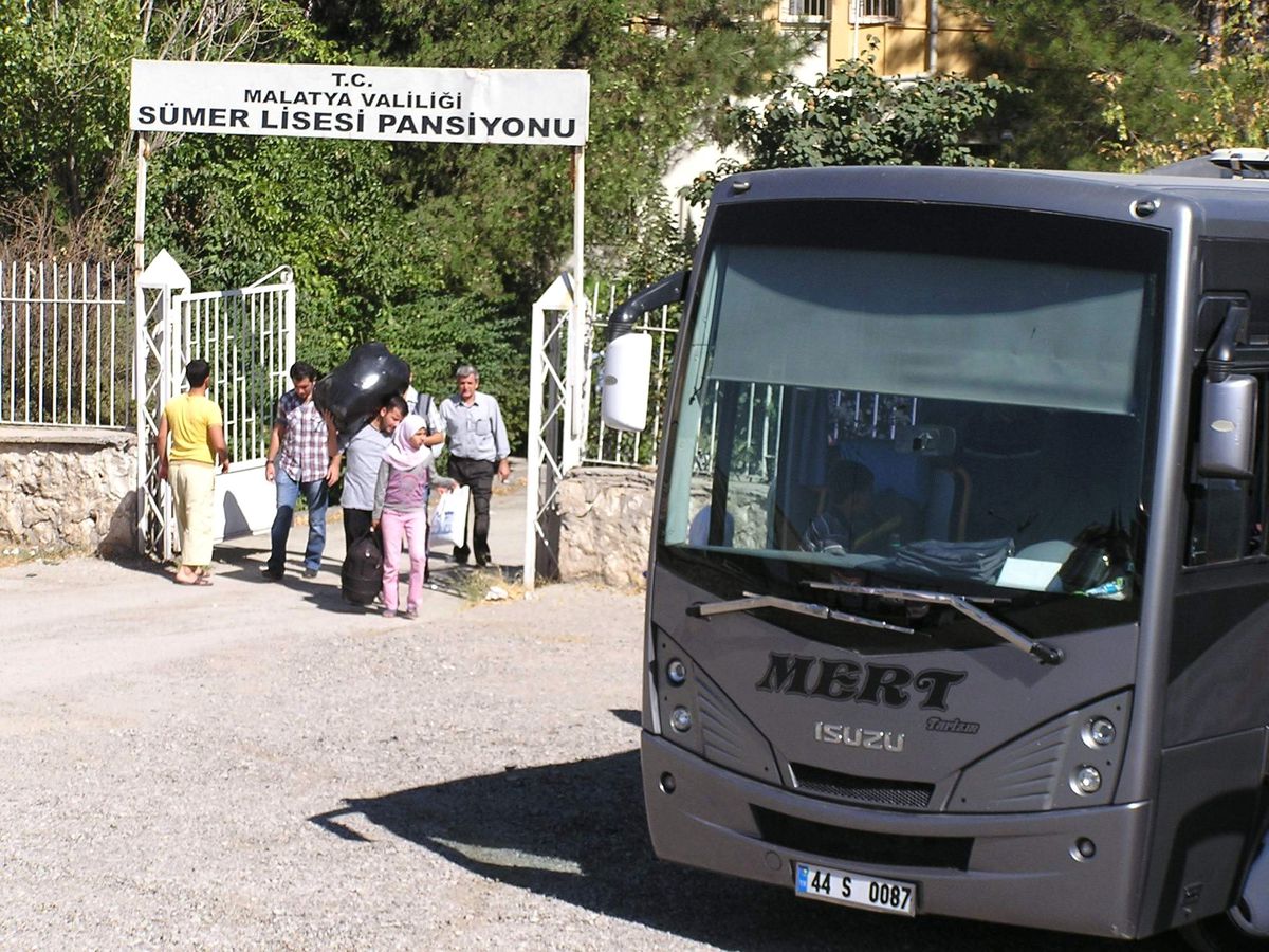 Suriyeli Mülteciler Malatya\'dan Ayrılmaya Başladı