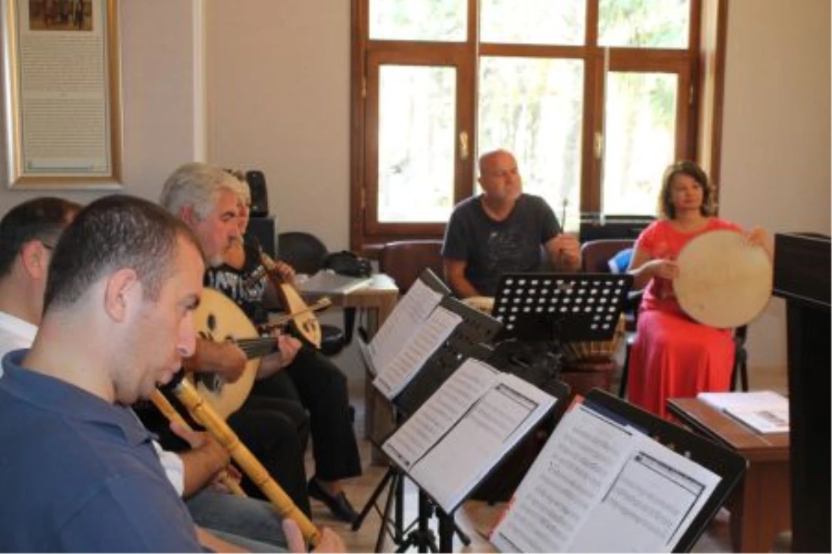 Türk Musikisi Topluluğu Musikiye Hayat Verecek