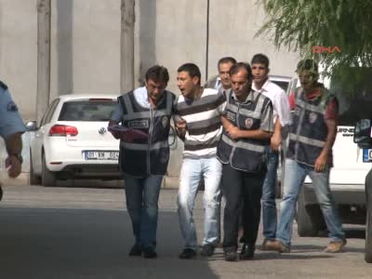 Adana Trene Binen Kadının Çantasını Çalan Şüpheliler Yakalandı Trene Binen Kadının Çantasını Çalan...