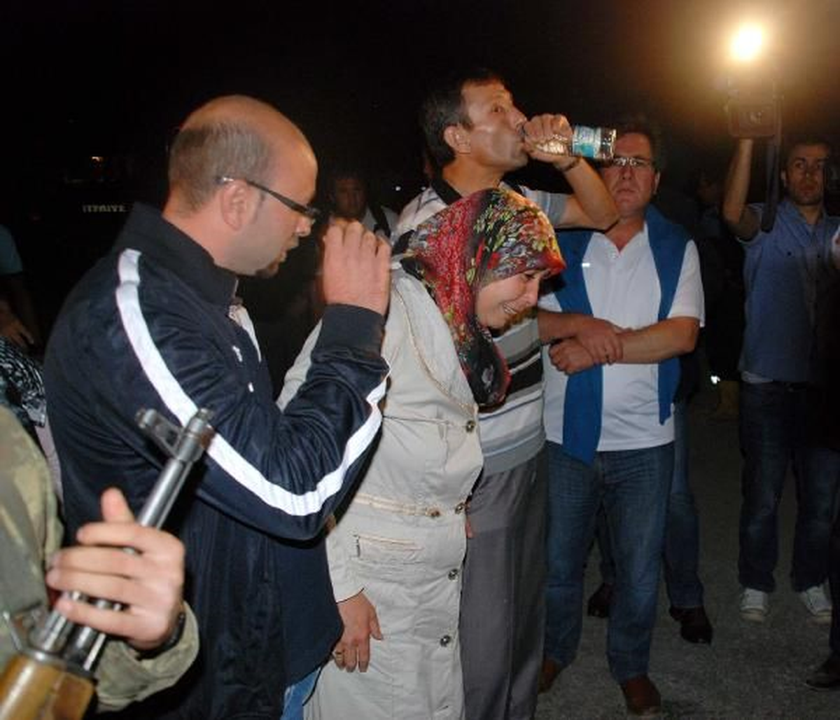 Asker Yakınlarının Endişeli Bekleyişi Sürüyor