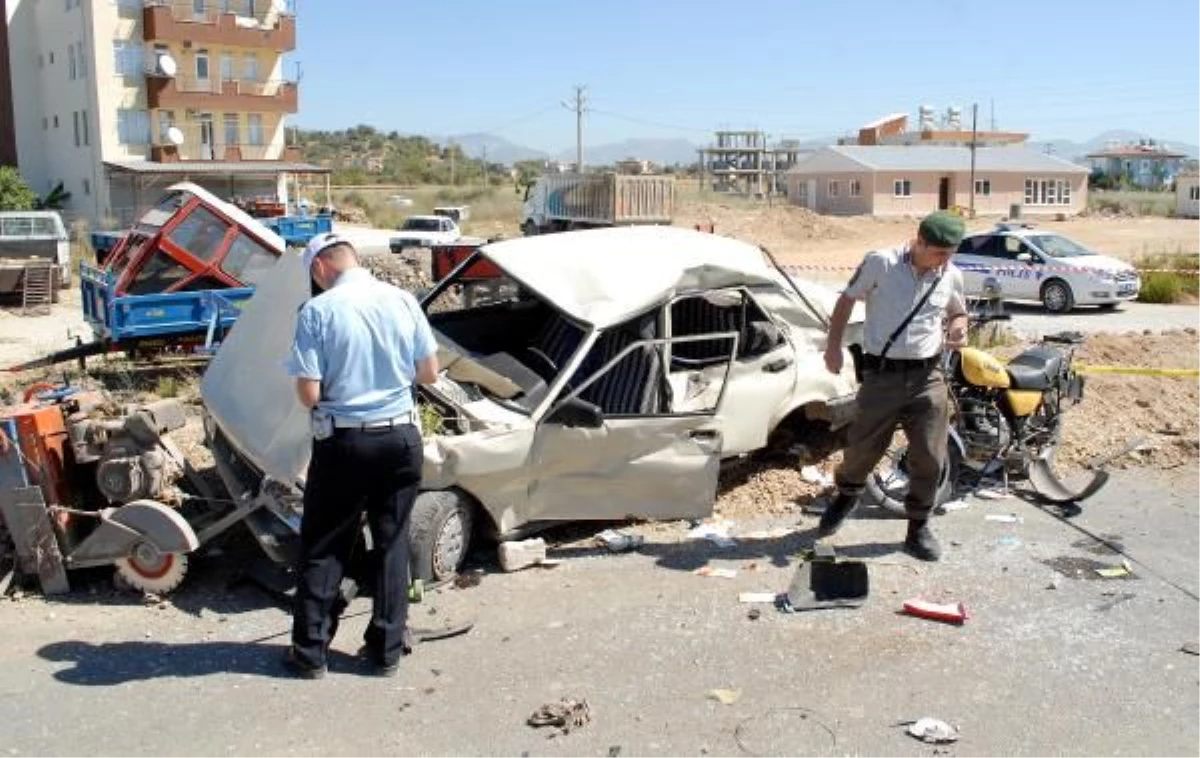Antalya\'da Trafik Kazaları: 3 Yaralı