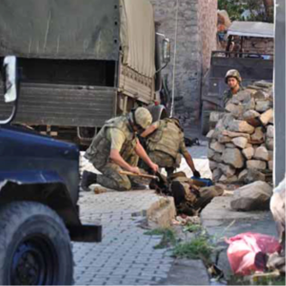 Beytüşşebap\'a Saldıran PKK\'lılar, İranlı