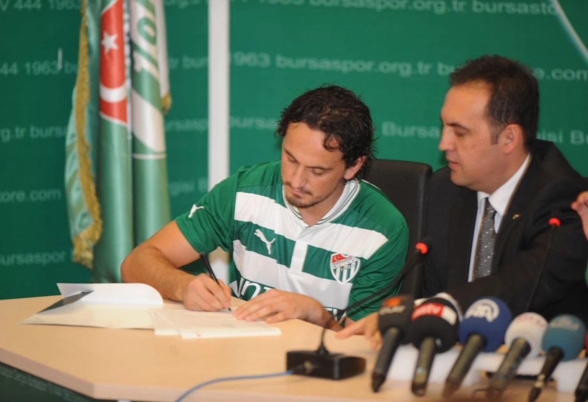 Bursaspor Yeni Sezonda 6 Futbolcuyu Renklerine Kattı