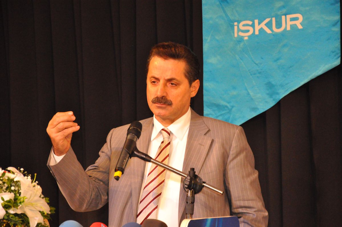 Çalışma ve Sosyal Güvenlik Bakanı Faruk Çelik, Erzurum\'da