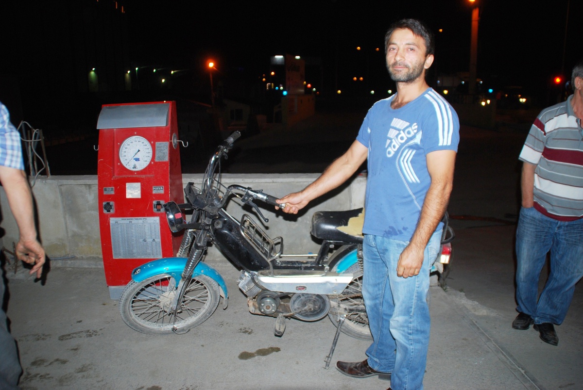 Motosikletini Çalan Zanlıyı Kendisi Yakaladı