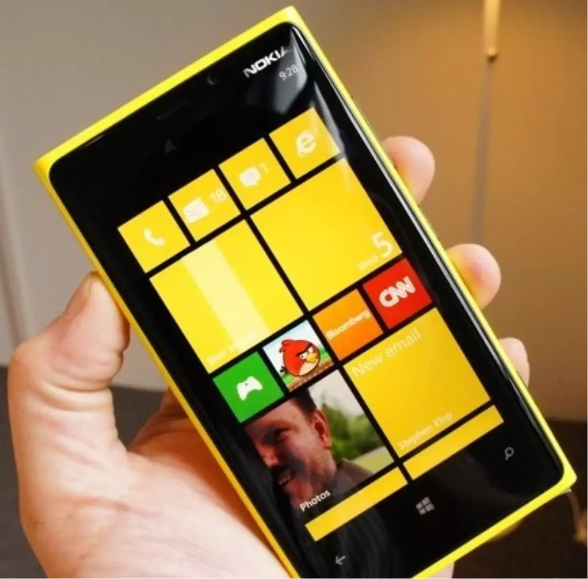 Nokia Lumia Telefonlarını New York\'ta Tanıttı!