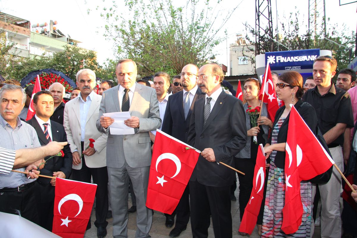 TMMOB\'den Teröre Karanfilli Kınama